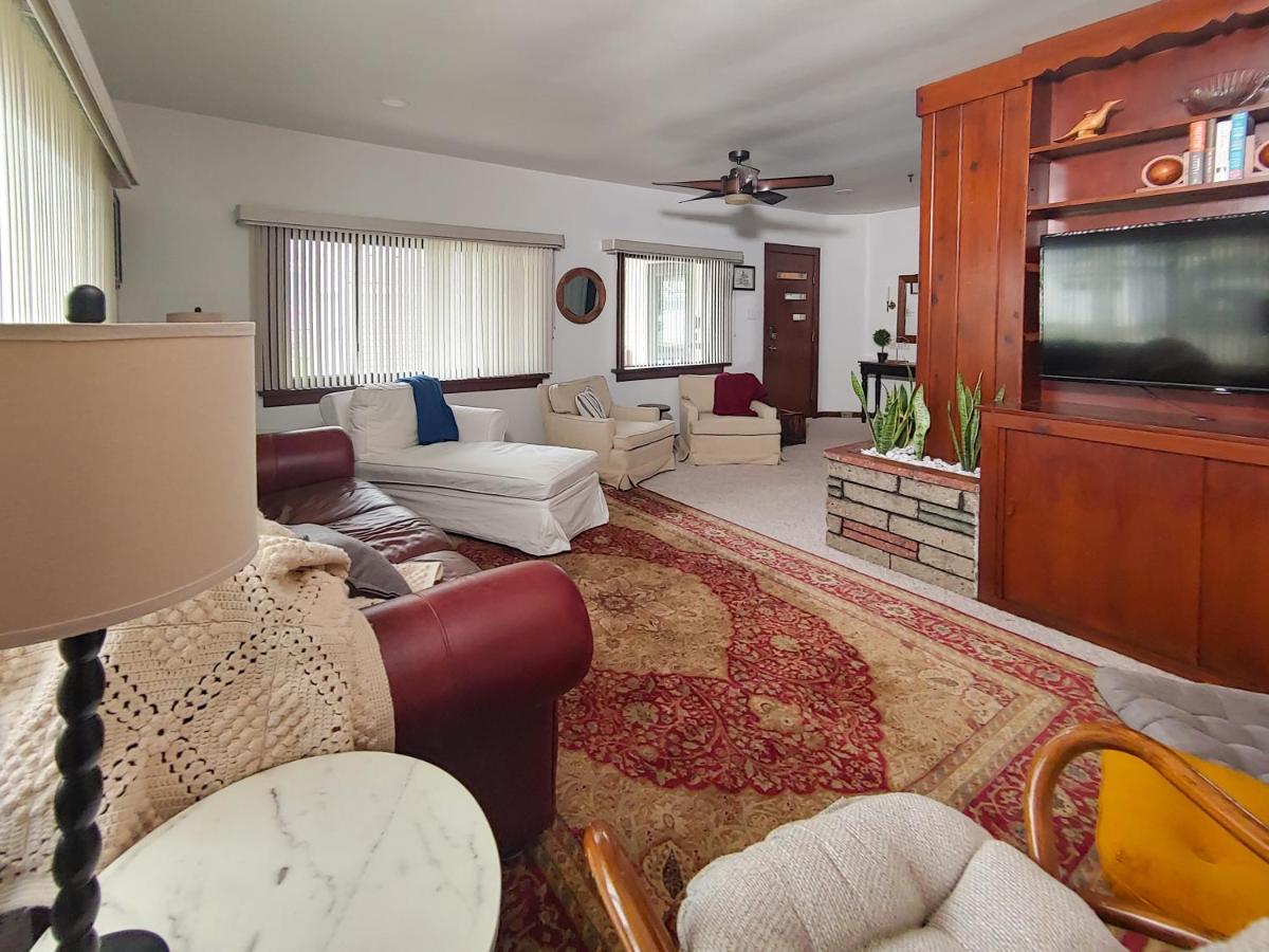 Huge Historic, W/Large Yard & Close To Beach Manistee Extérieur photo
