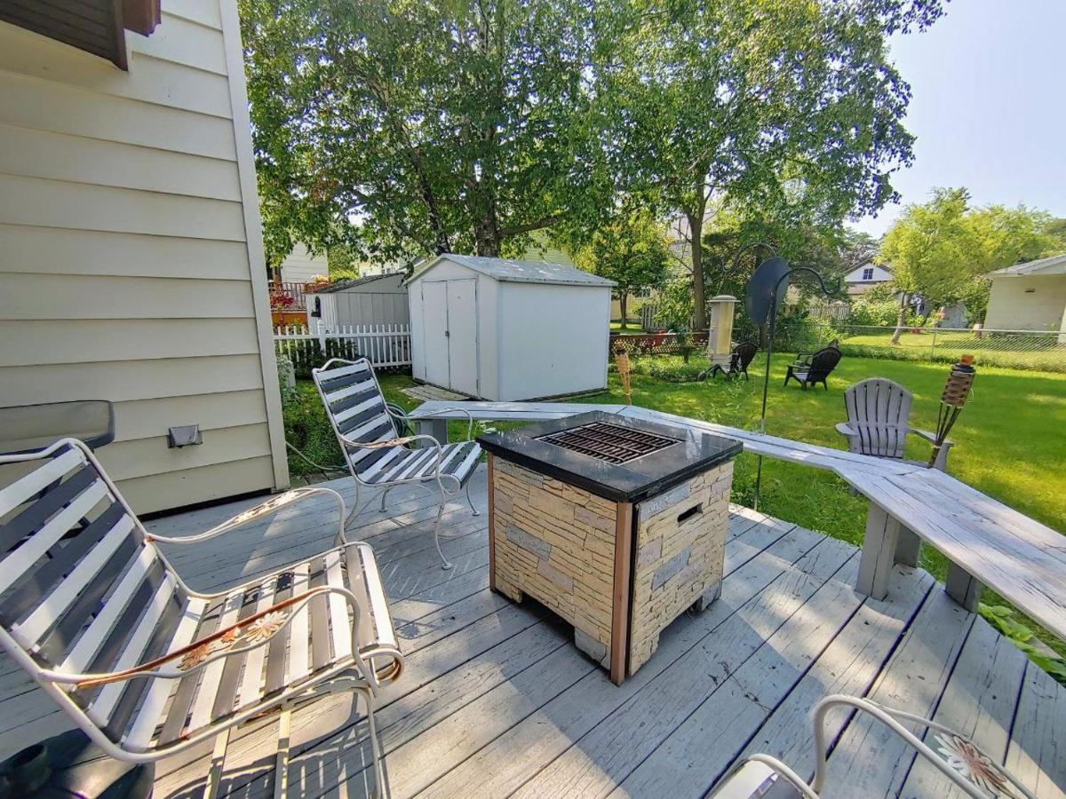 Huge Historic, W/Large Yard & Close To Beach Manistee Extérieur photo