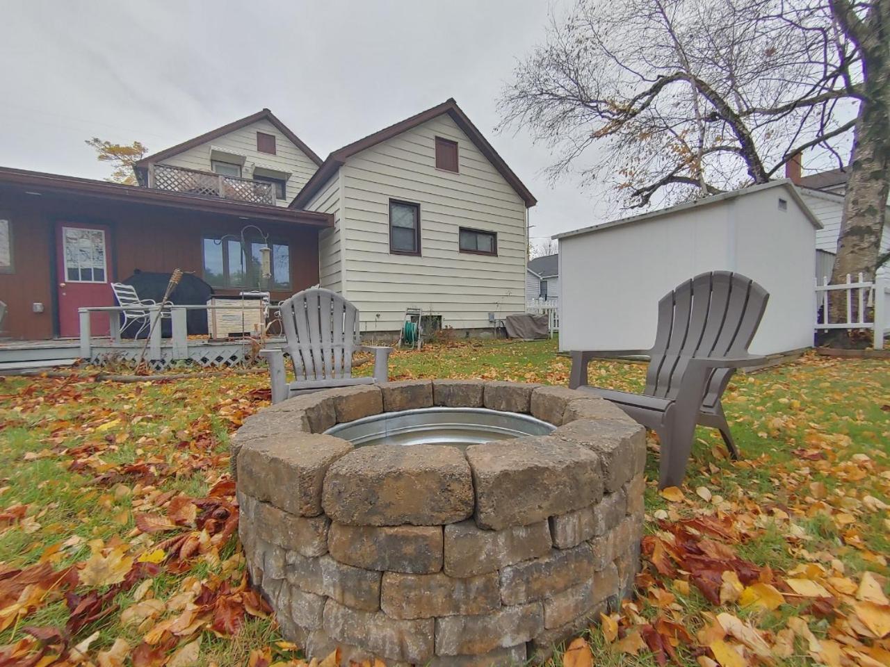 Huge Historic, W/Large Yard & Close To Beach Manistee Extérieur photo